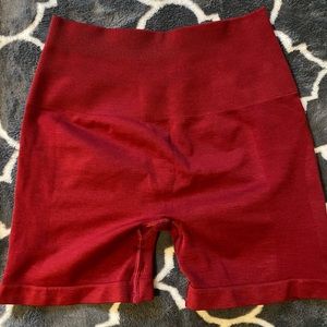 Amplify shorts scarlet